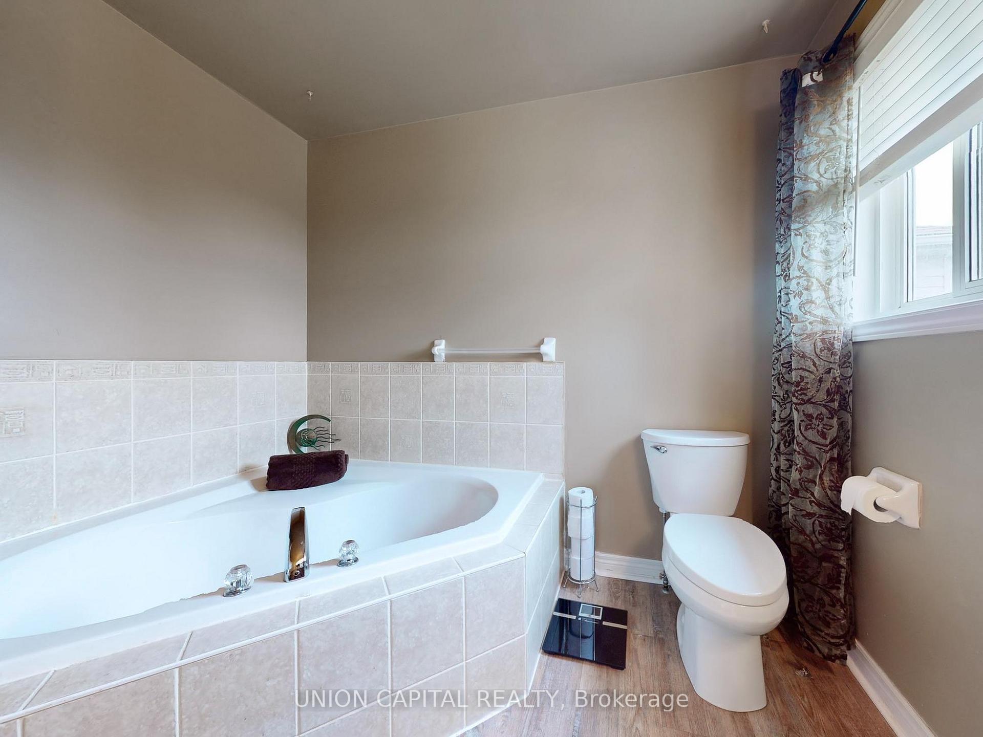Photo 14 of 54 Buchanan Drive, New Tecumseth, Alliston — HOMEH