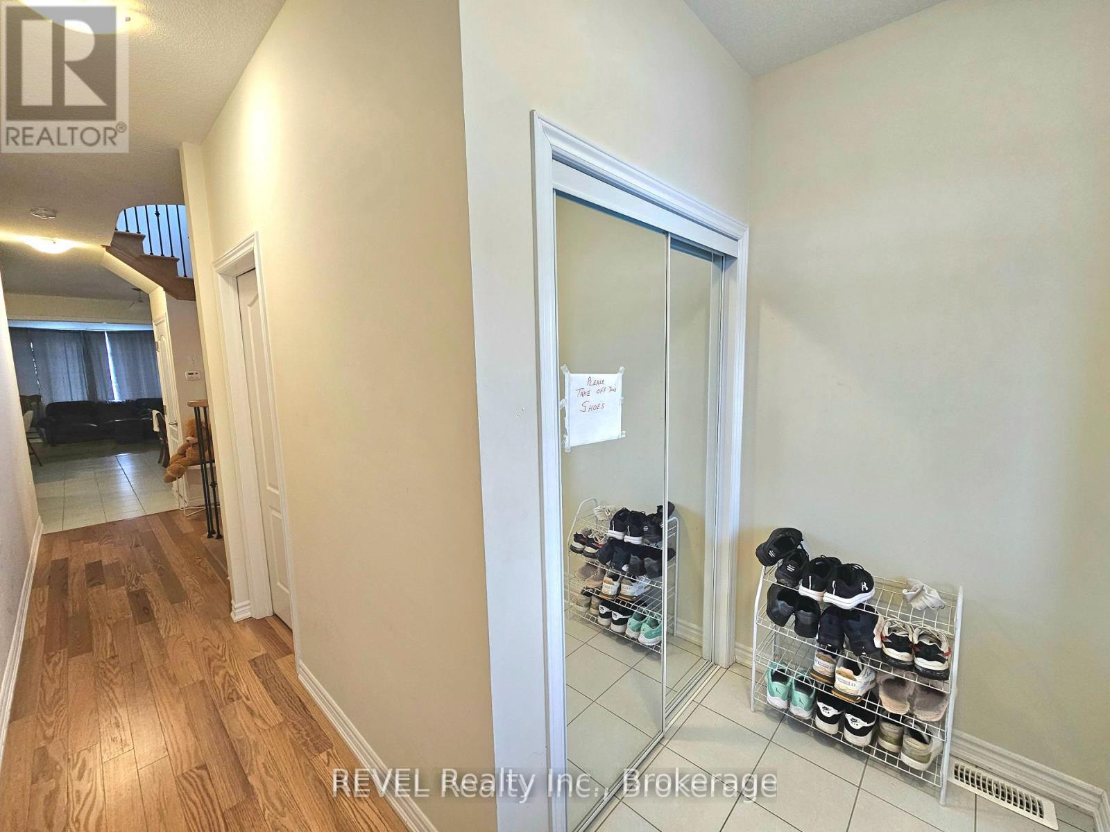 Photo 2 of Unit UPPER, 16 Concord Drive, Thorold, Rolling Meadows — HOMEH
