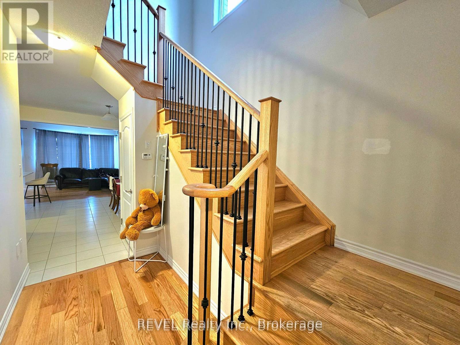 Photo 4 of Unit UPPER, 16 Concord Drive, Thorold, Rolling Meadows — HOMEH