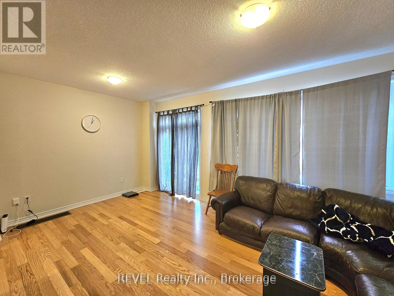 Photo 7 of Unit UPPER, 16 Concord Drive, Thorold, Rolling Meadows — HOMEH
