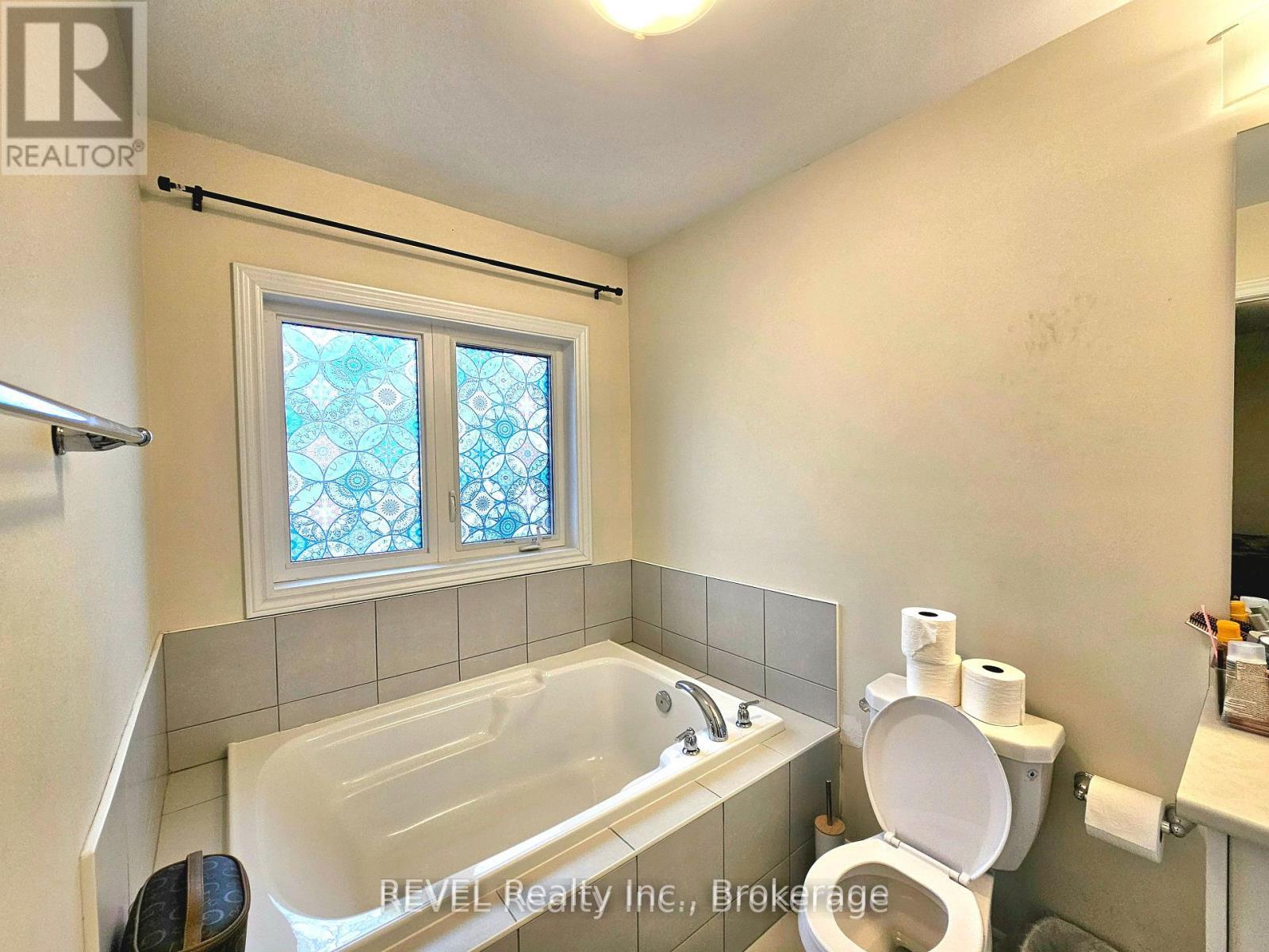 Photo 16 of Unit UPPER, 16 Concord Drive, Thorold, Rolling Meadows — HOMEH