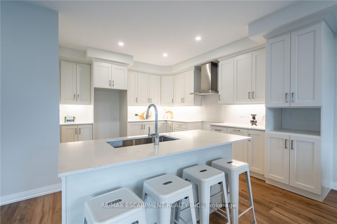 Photo 33 of 239 Lormont Boulevard, Hamilton, Stoney Creek — HOMEH