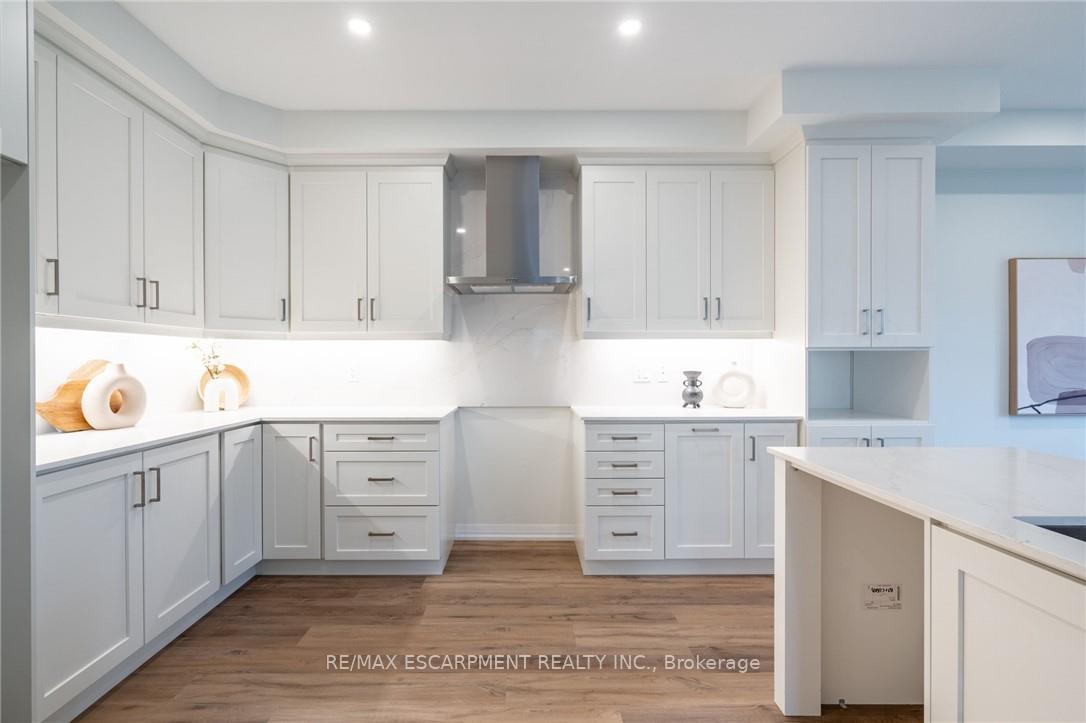 Photo 37 of 239 Lormont Boulevard, Hamilton, Stoney Creek — HOMEH