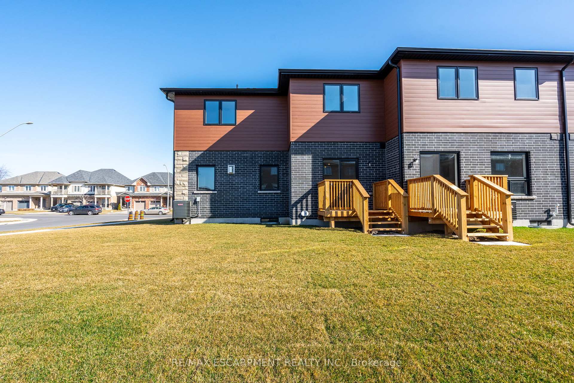 Photo 91 of 239 Lormont Boulevard, Hamilton, Stoney Creek — HOMEH