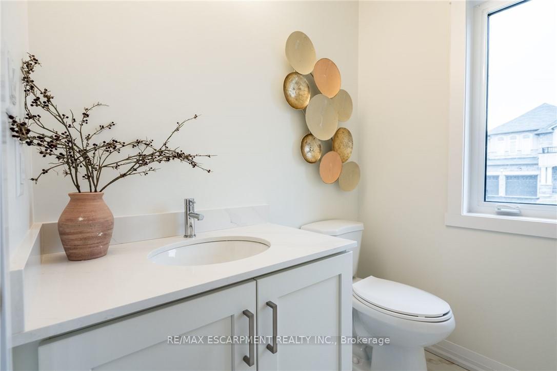 Photo 7 of 239 Lormont Boulevard, Hamilton, Stoney Creek — HOMEH