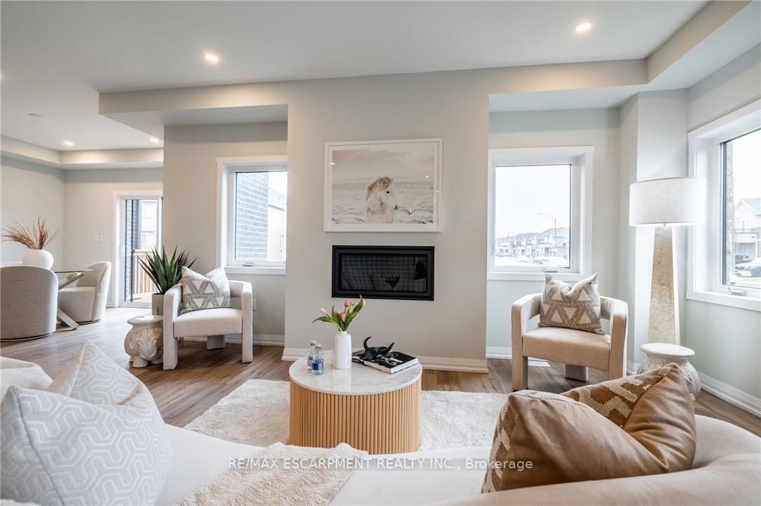 Photo 11 of 239 Lormont Boulevard, Hamilton, Stoney Creek — HOMEH