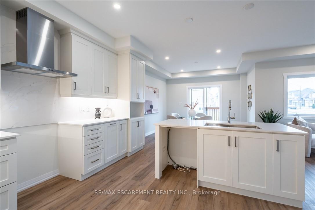 Photo 17 of 239 Lormont Boulevard, Hamilton, Stoney Creek — HOMEH