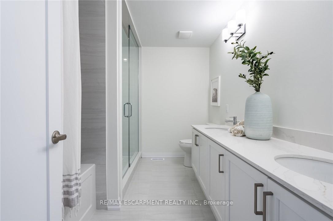 Photo 49 of 239 Lormont Boulevard, Hamilton, Stoney Creek — HOMEH