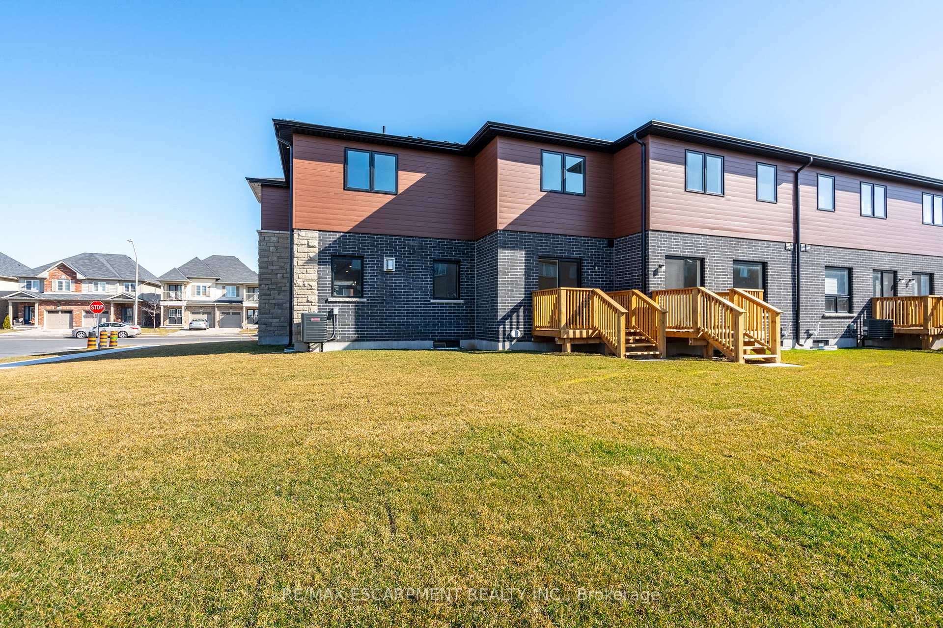 Photo 84 of 239 Lormont Boulevard, Hamilton, Stoney Creek — HOMEH