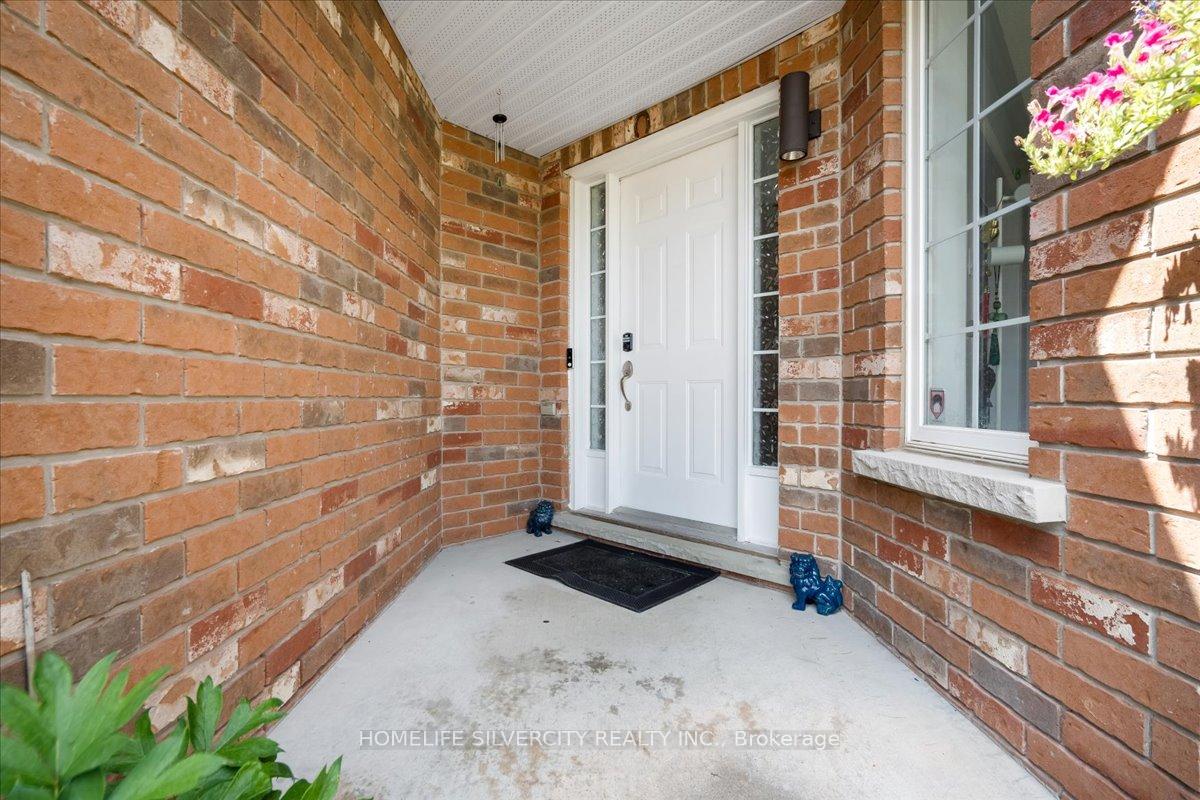 Photo 6 of 40 Bird Street, Barrie, Edgehill Drive — HOMEH