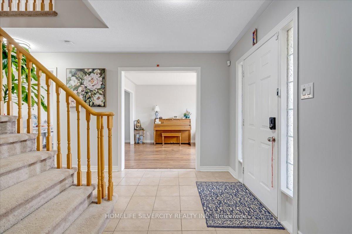 Photo 8 of 40 Bird Street, Barrie, Edgehill Drive — HOMEH