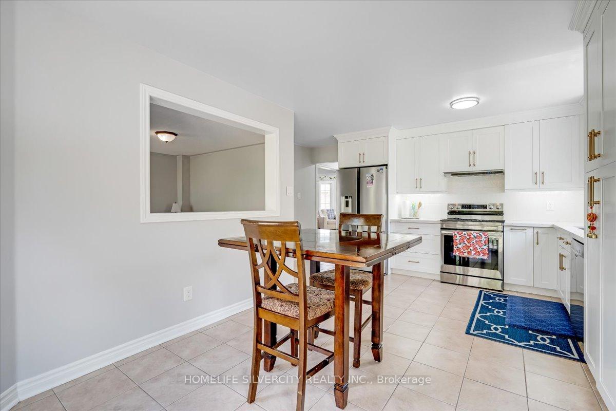 Photo 20 of 40 Bird Street, Barrie, Edgehill Drive — HOMEH