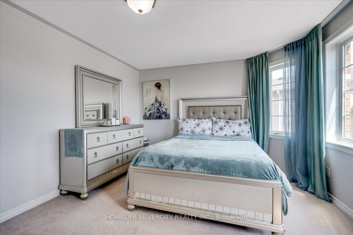 Photo 30 of 40 Bird Street, Barrie, Edgehill Drive — HOMEH