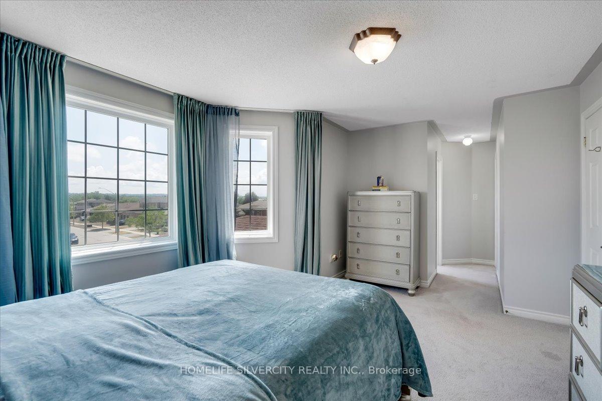 Photo 31 of 40 Bird Street, Barrie, Edgehill Drive — HOMEH
