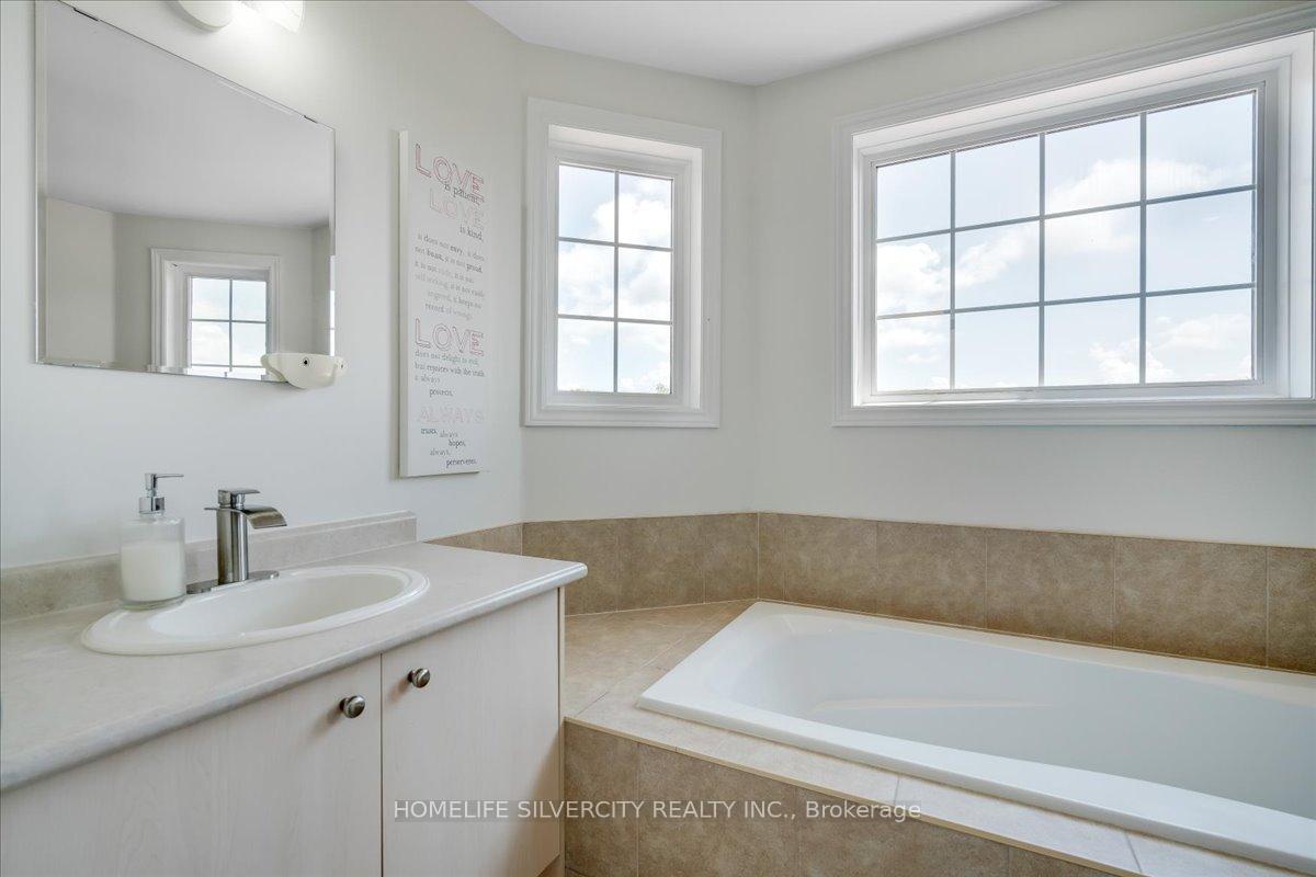 Photo 32 of 40 Bird Street, Barrie, Edgehill Drive — HOMEH