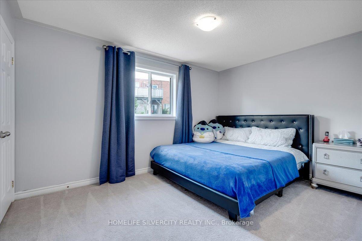Photo 35 of 40 Bird Street, Barrie, Edgehill Drive — HOMEH
