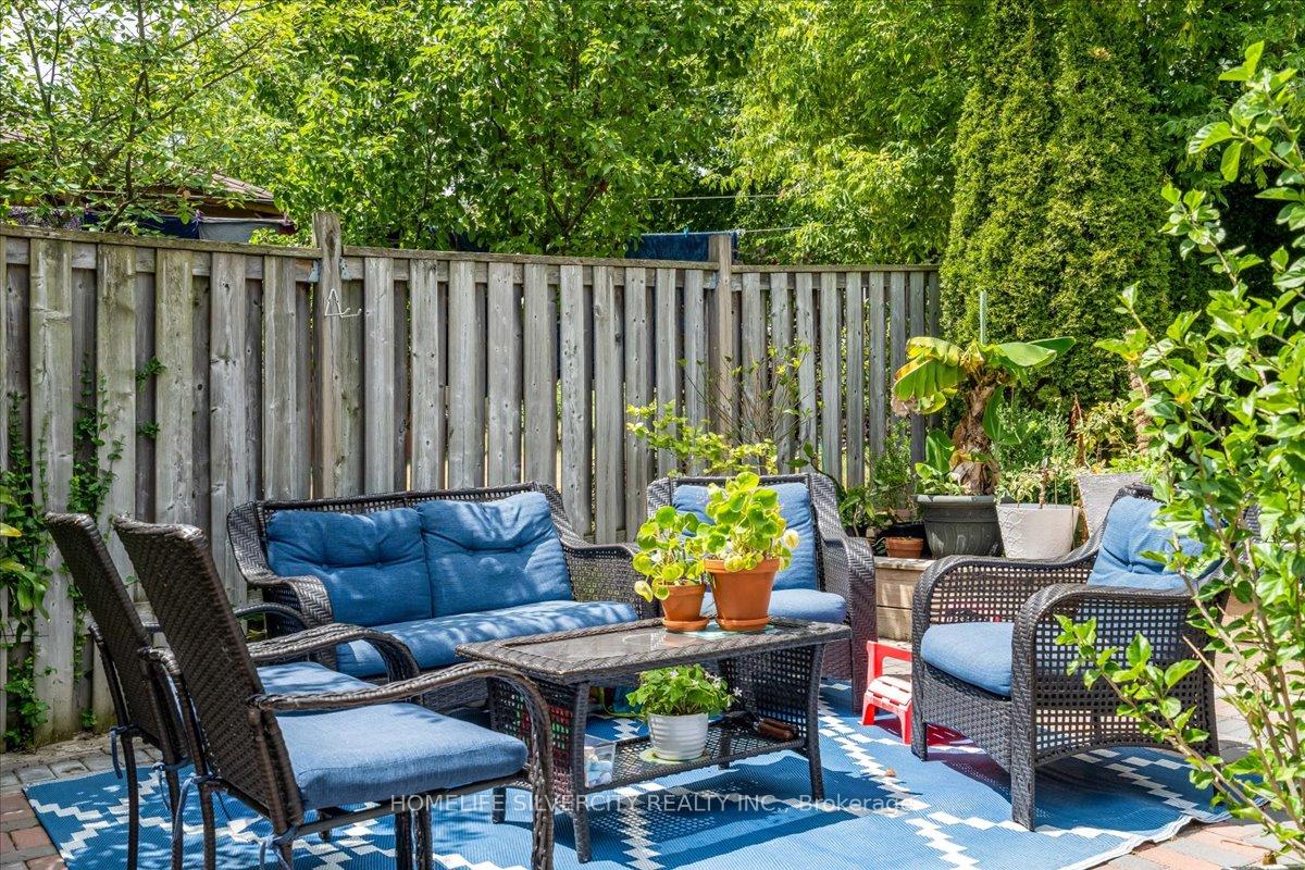 Photo 43 of 40 Bird Street, Barrie, Edgehill Drive — HOMEH