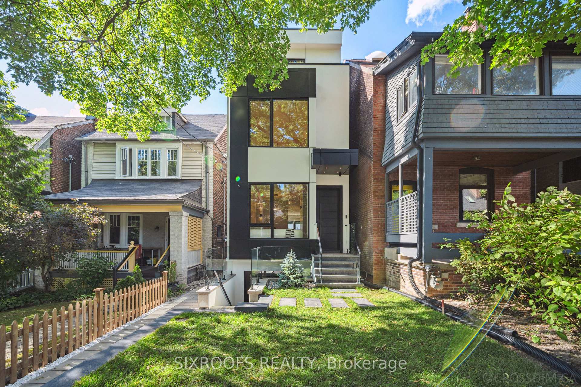 Front of 44A Alcina Avenue