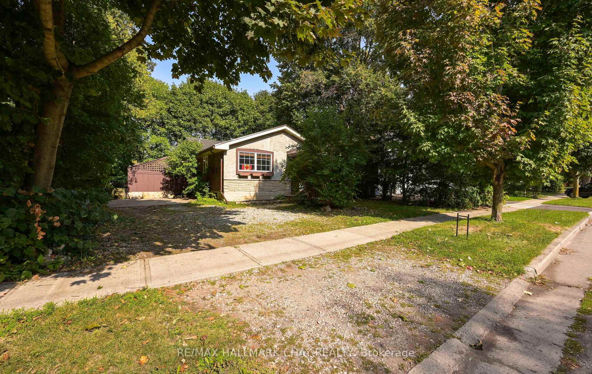 Photo 4 of 67 Cedar Street, Guelph, Dovercliffe Park/Old University — HOMEH