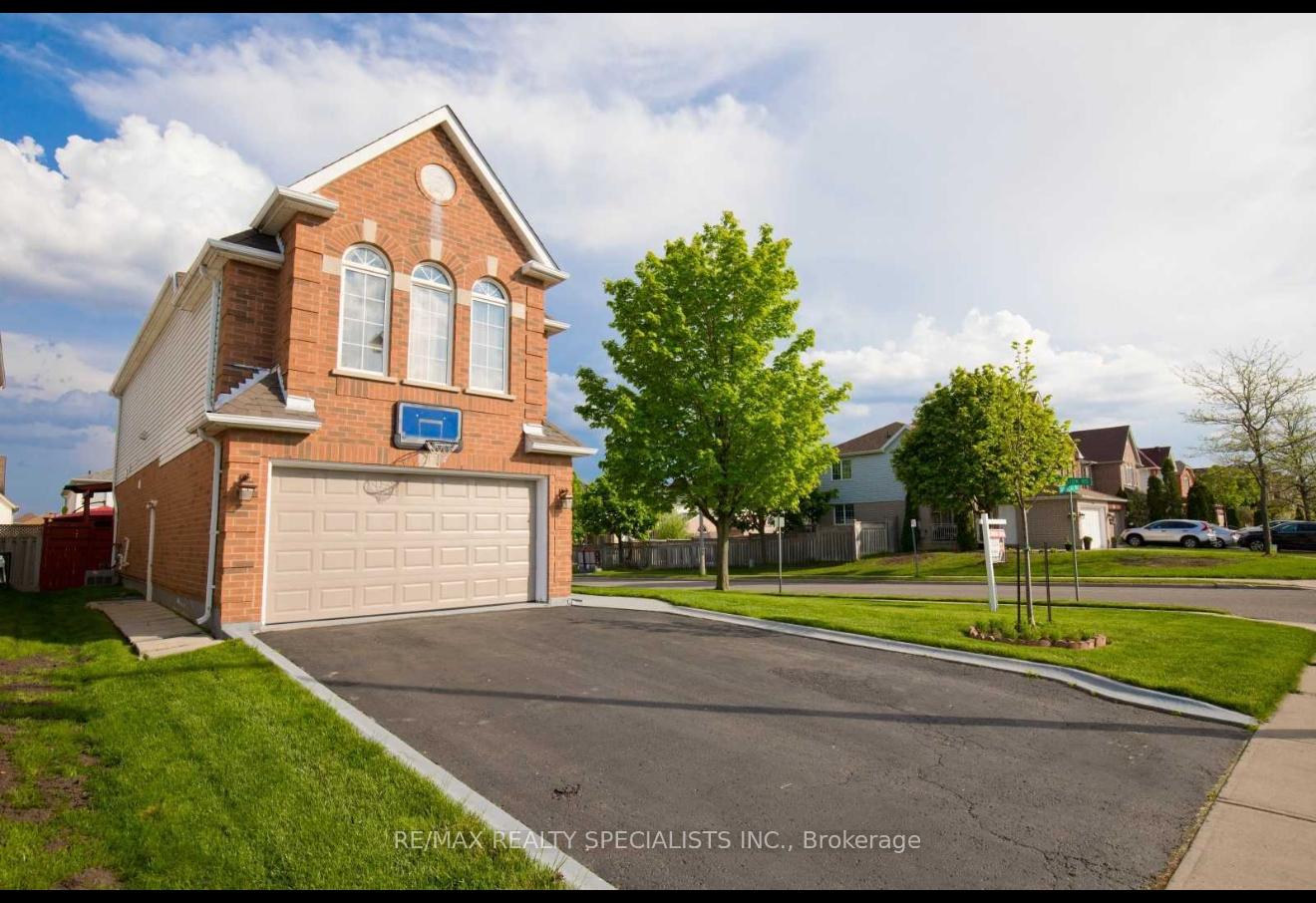 Photo 2 of Unit Bsmt, 1 Squirreltail Way, Brampton, Brampton North — HOMEH