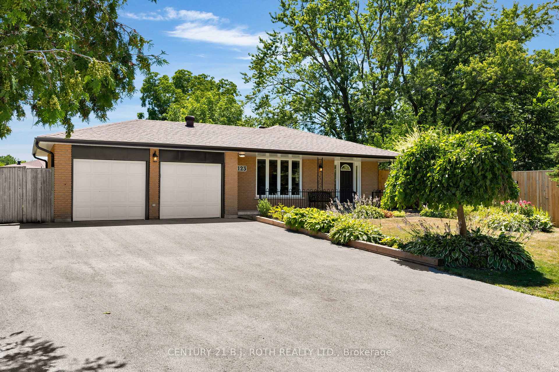 Photo 2 of 2123 Mildred Avenue, Innisfil, Alcona — HOMEH