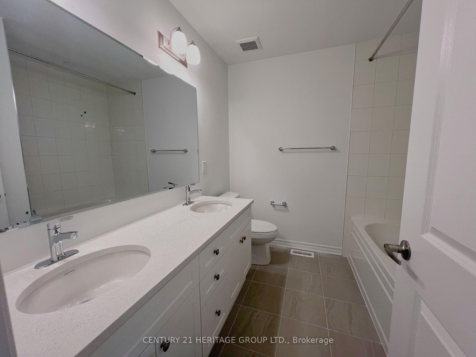 Photo 7 of 125 Ennerdale Street, Barrie, Rural Barrie Southwest — HOMEH