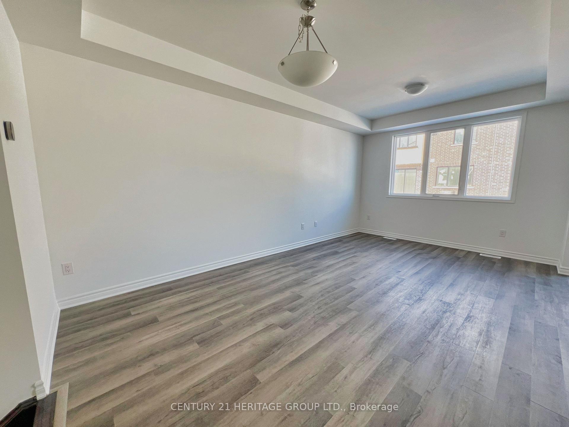 Photo 11 of 125 Ennerdale Street, Barrie, Rural Barrie Southwest — HOMEH