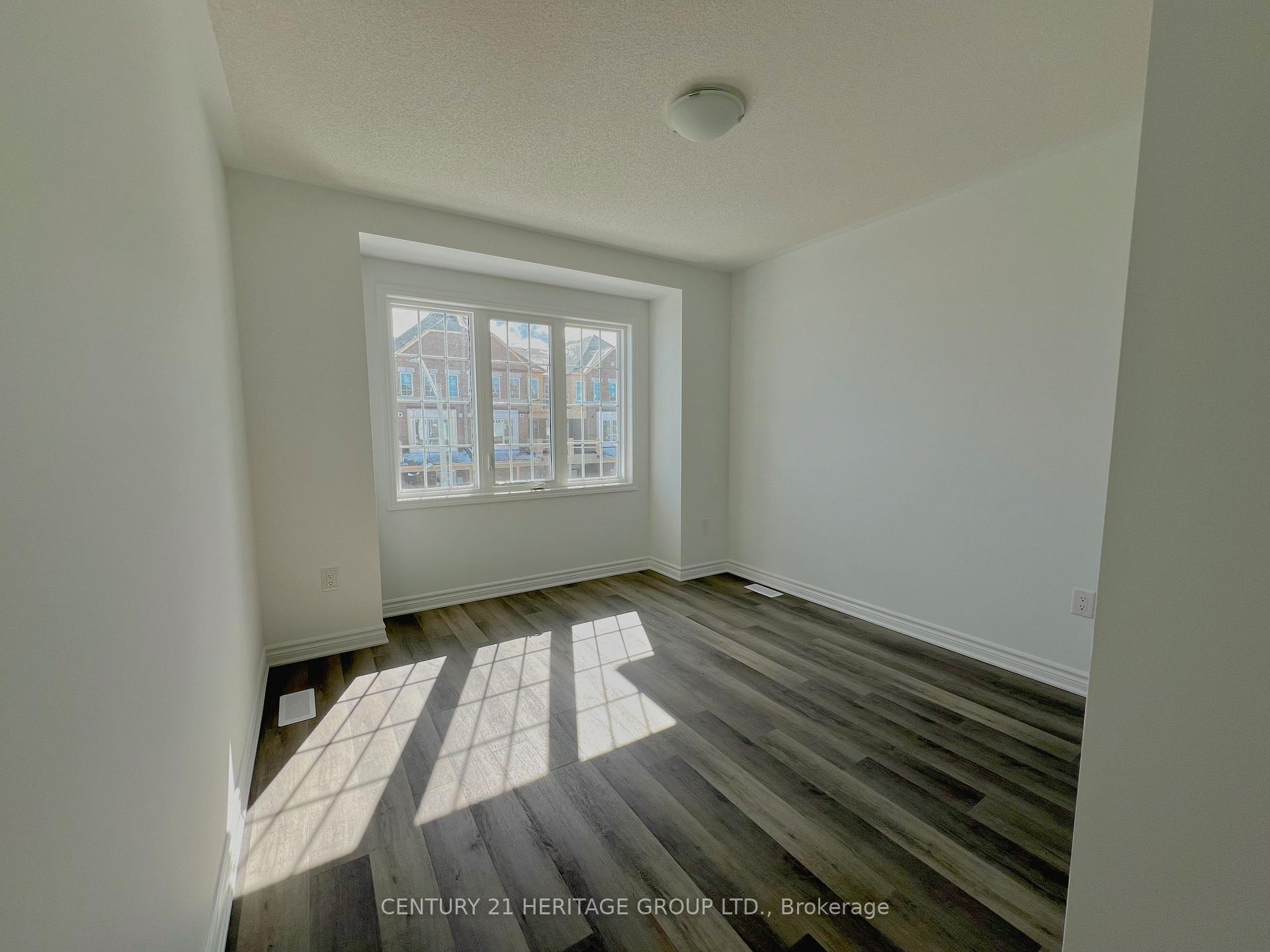 Photo 13 of 125 Ennerdale Street, Barrie, Rural Barrie Southwest — HOMEH