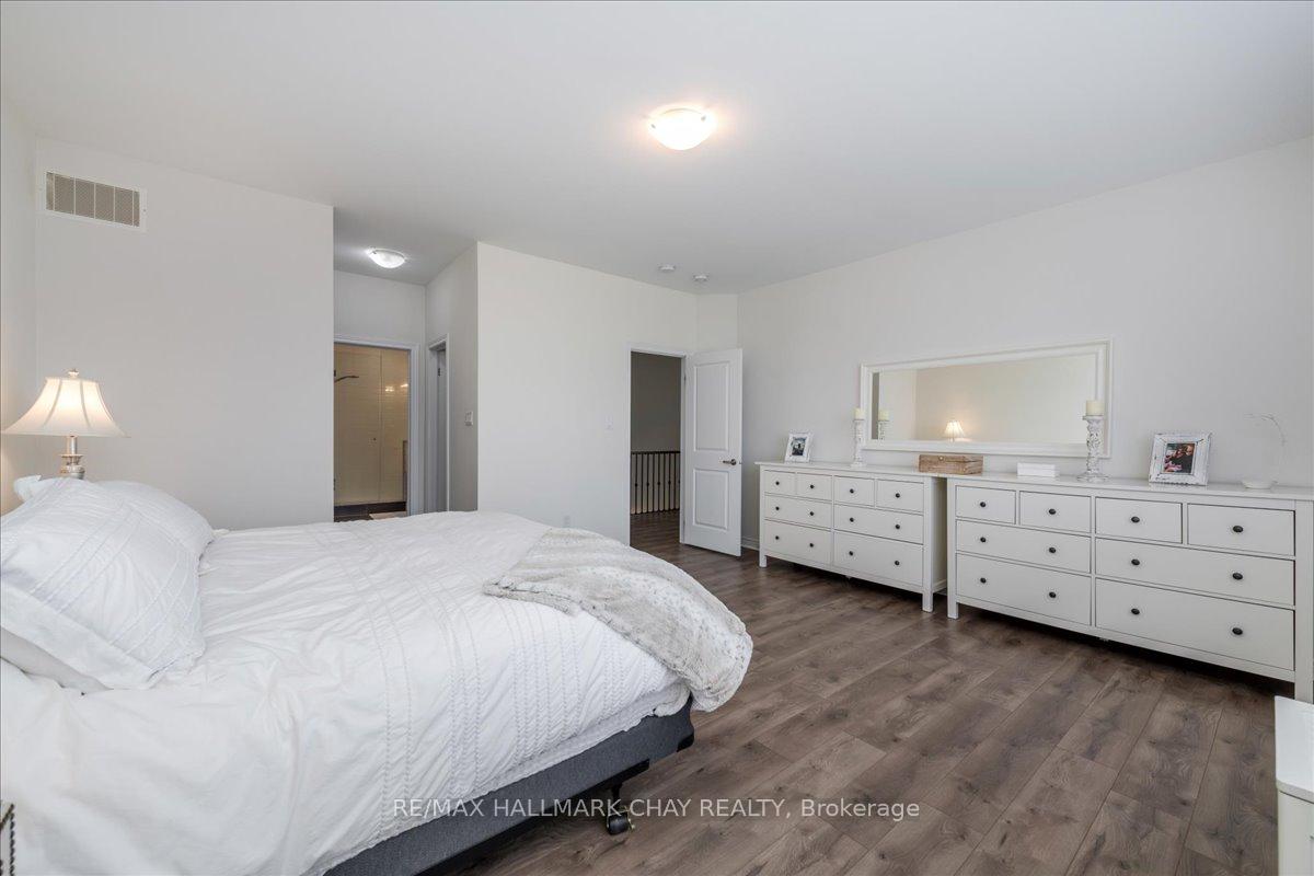 Photo 18 of 1433 McRoberts Crescent, Innisfil, Alcona — HOMEH