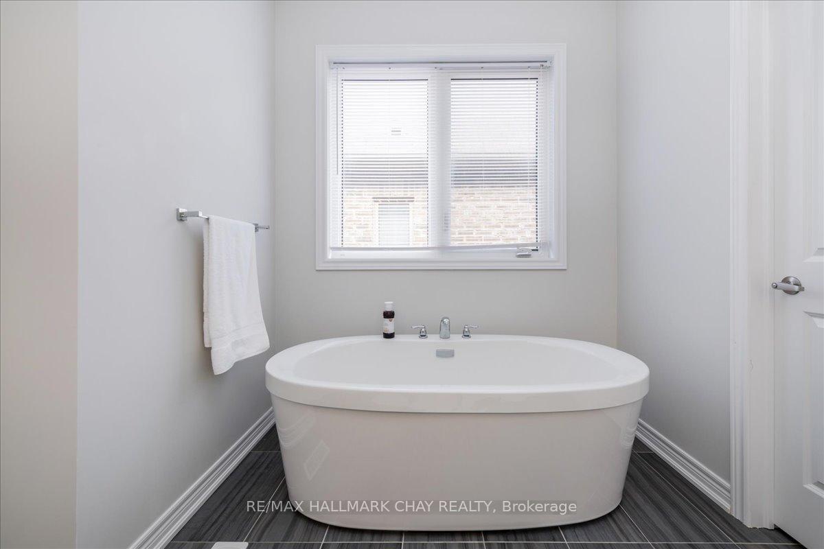 Photo 21 of 1433 McRoberts Crescent, Innisfil, Alcona — HOMEH