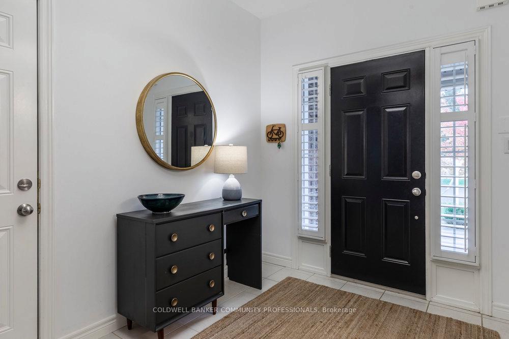 Photo 3 of 142 Painter Terrace, Hamilton, Waterdown — HOMEH