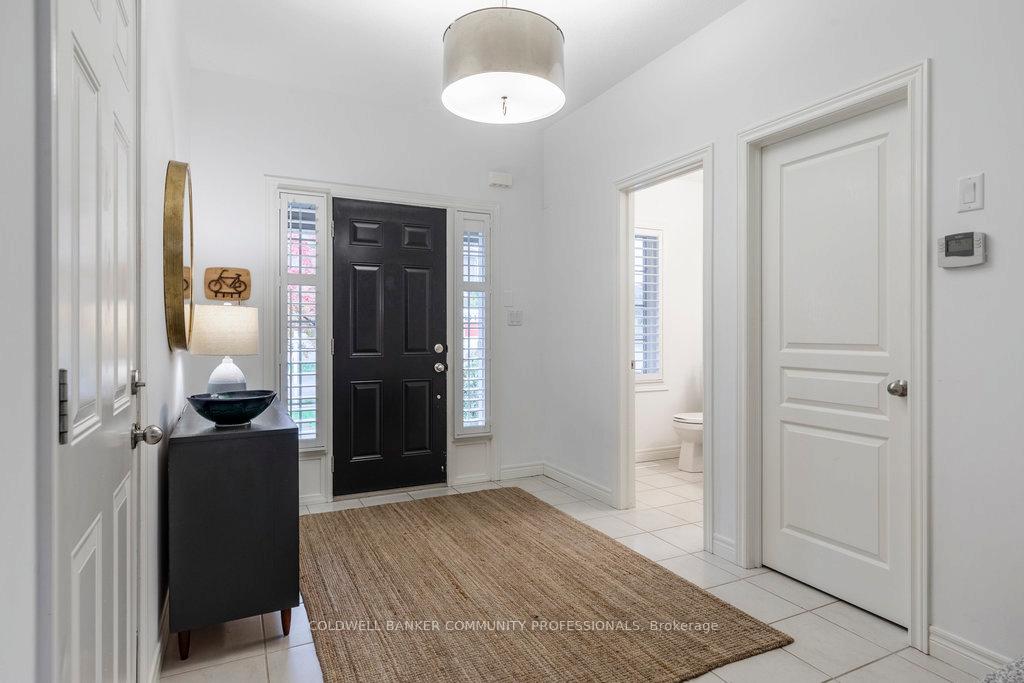 Photo 5 of 142 Painter Terrace, Hamilton, Waterdown — HOMEH