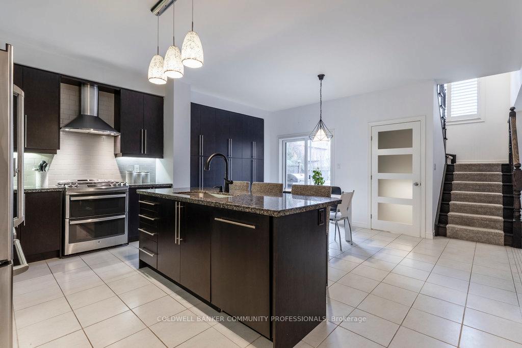 Photo 8 of 142 Painter Terrace, Hamilton, Waterdown — HOMEH
