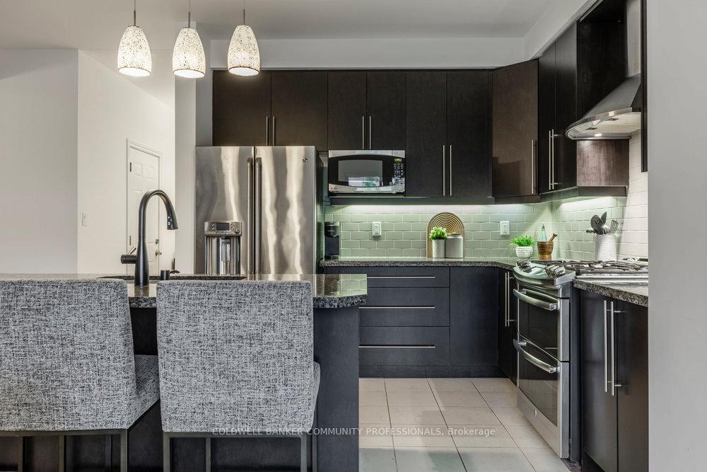 Photo 10 of 142 Painter Terrace, Hamilton, Waterdown — HOMEH