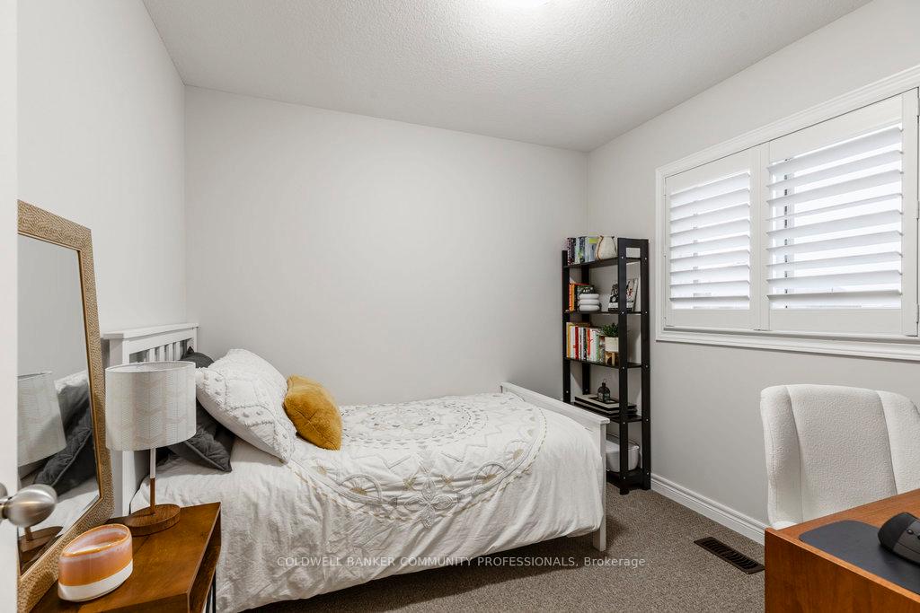Photo 33 of 142 Painter Terrace, Hamilton, Waterdown — HOMEH