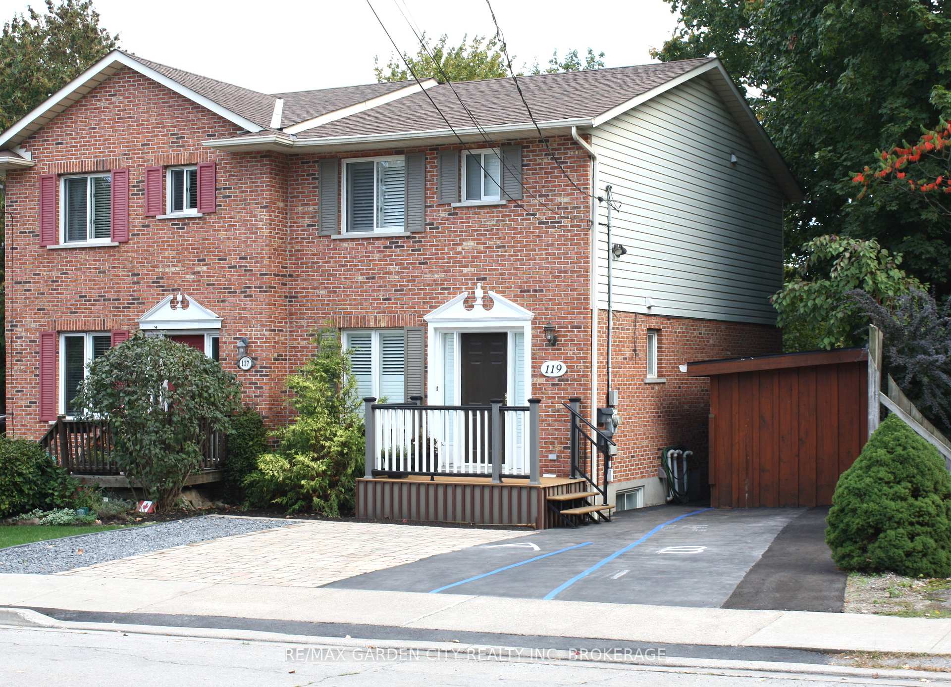 Photo 2 of 119 Main Street W, Grimsby, Grimsby West — HOMEH