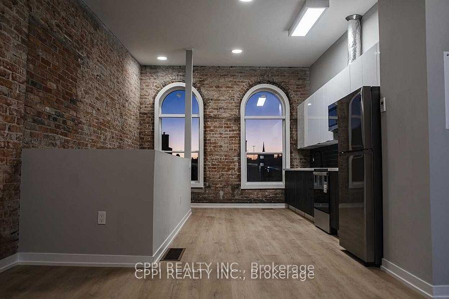 Photo 3 of Unit 216, 140 Simcoe Street, Peterborough, Town Ward 3 — HOMEH