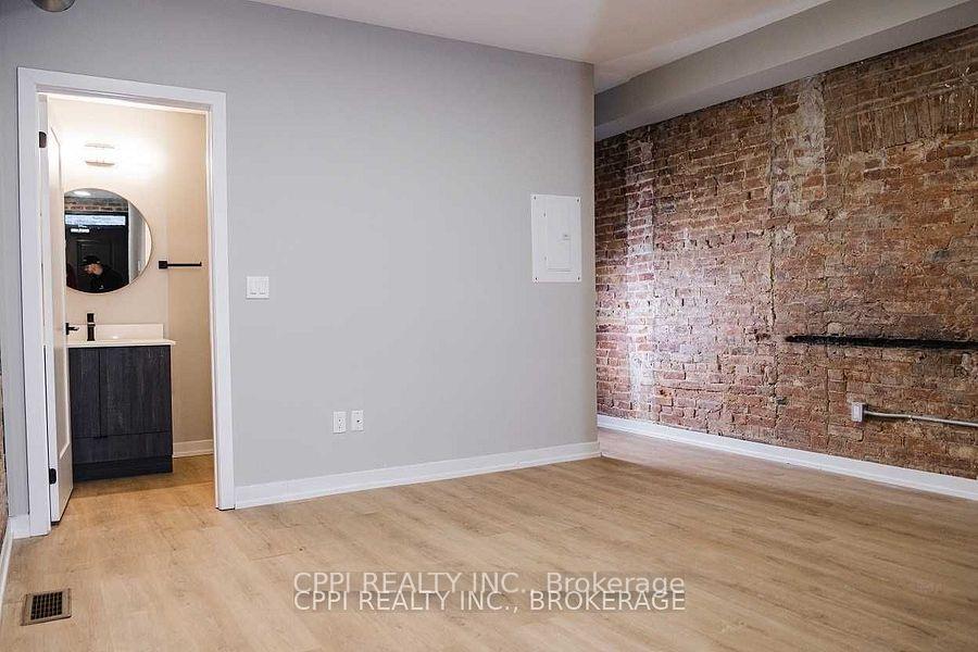 Photo 5 of Unit 103, 140 Simcoe Street, Peterborough, Town Ward 3 — HOMEH