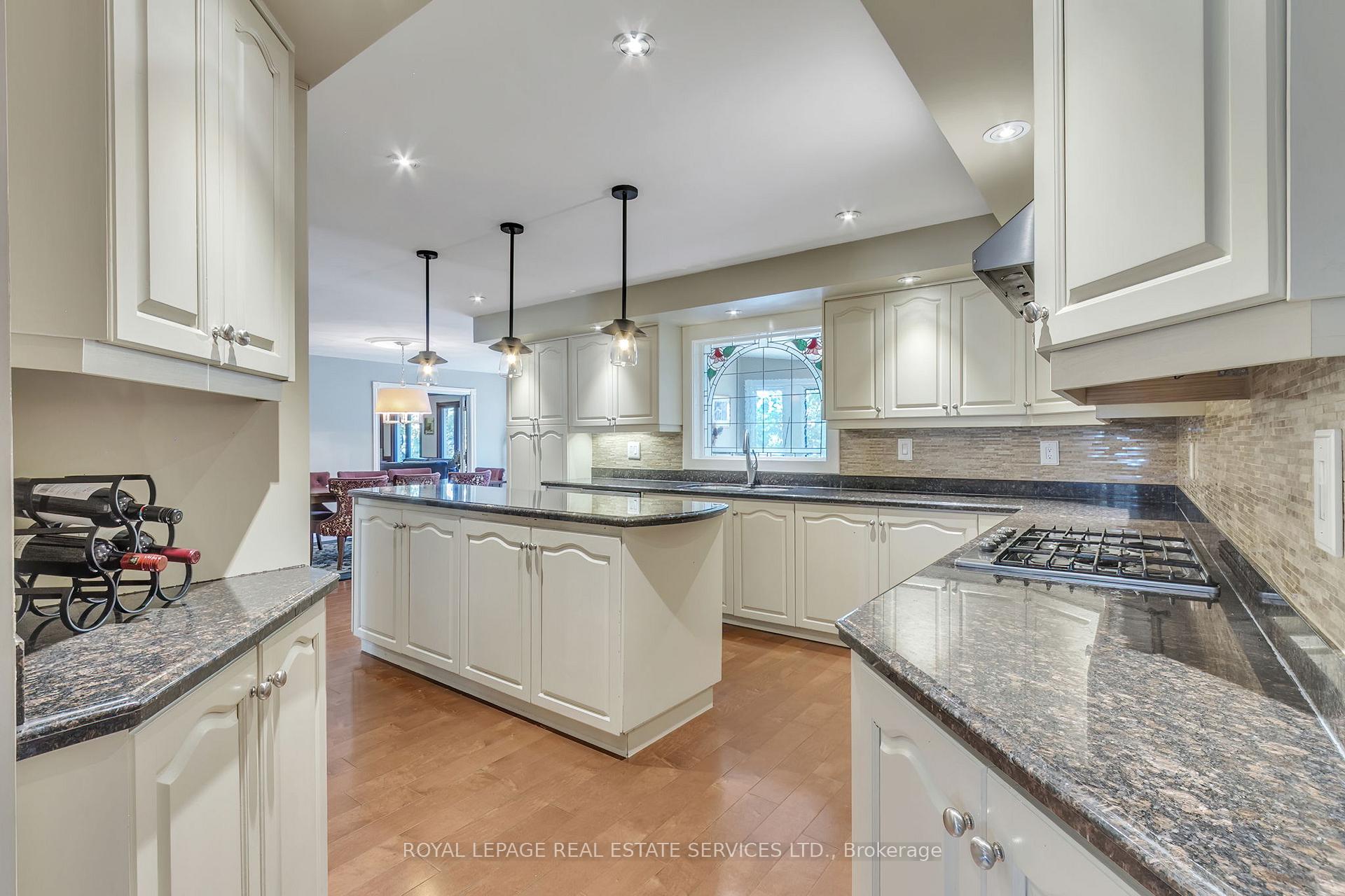 Photo 8 of 59 Elodia Court, Hamilton, Gurnett — HOMEH