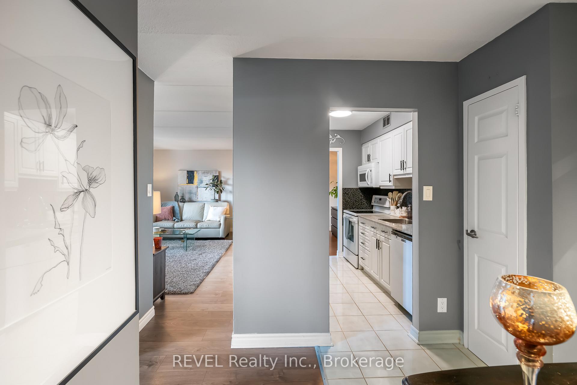 Photo 5 of Unit 421, 198 Scott Street, St. Catharines, Fairview — HOMEH