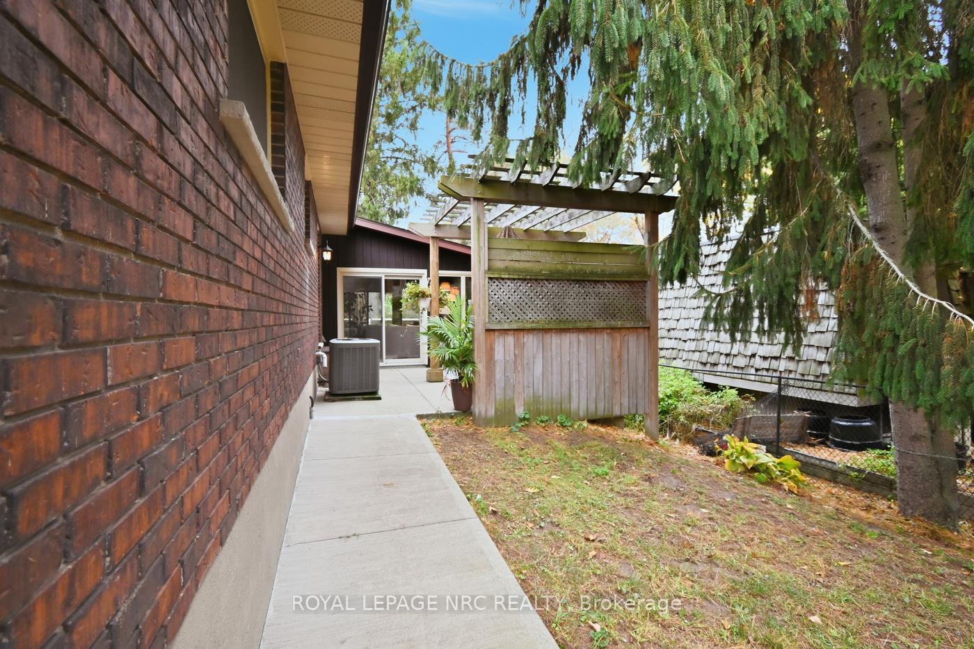 Photo 41 of 4 Cedar Street, Port Colborne, Sugarloaf — HOMEH