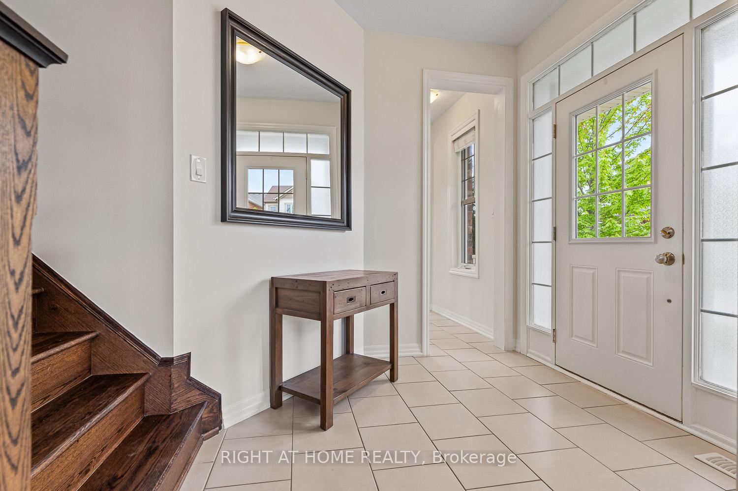 Photo 4 of 41 Stedford Crescent, Brampton, Northwest Brampton — HOMEH
