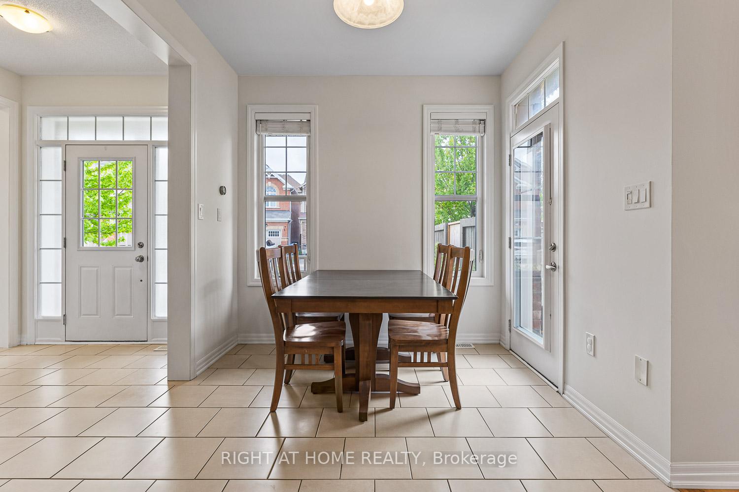 Photo 8 of 41 Stedford Crescent, Brampton, Northwest Brampton — HOMEH