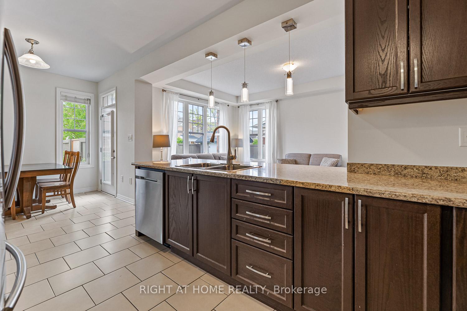 Photo 12 of 41 Stedford Crescent, Brampton, Northwest Brampton — HOMEH