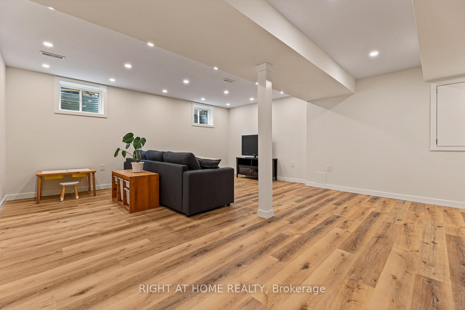 Photo 33 of 41 Stedford Crescent, Brampton, Northwest Brampton — HOMEH