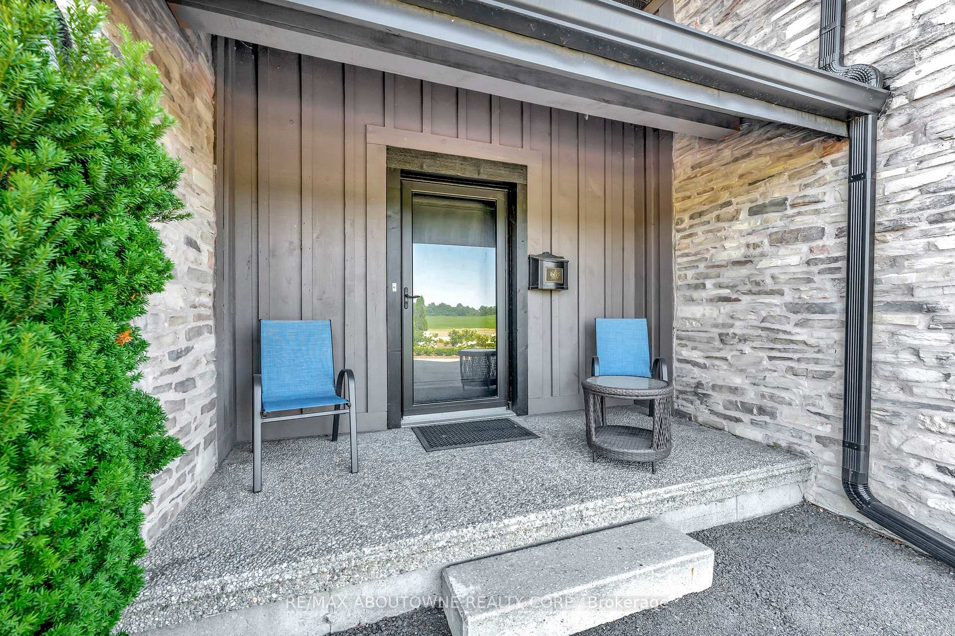 Photo 9 of 8301 Leeming Road, Hamilton, Mount Hope — HOMEH
