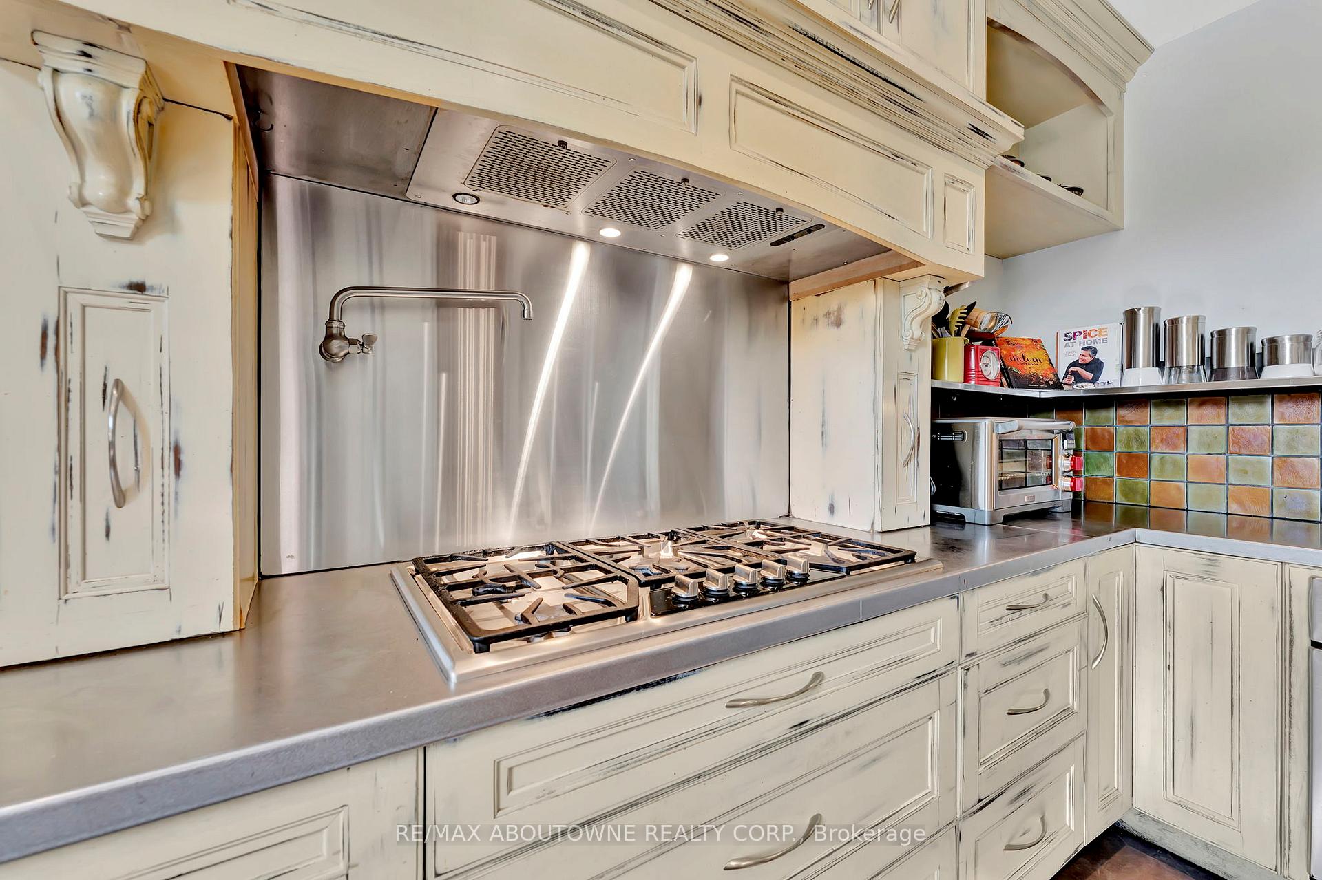 Photo 15 of 8301 Leeming Road, Hamilton, Mount Hope — HOMEH