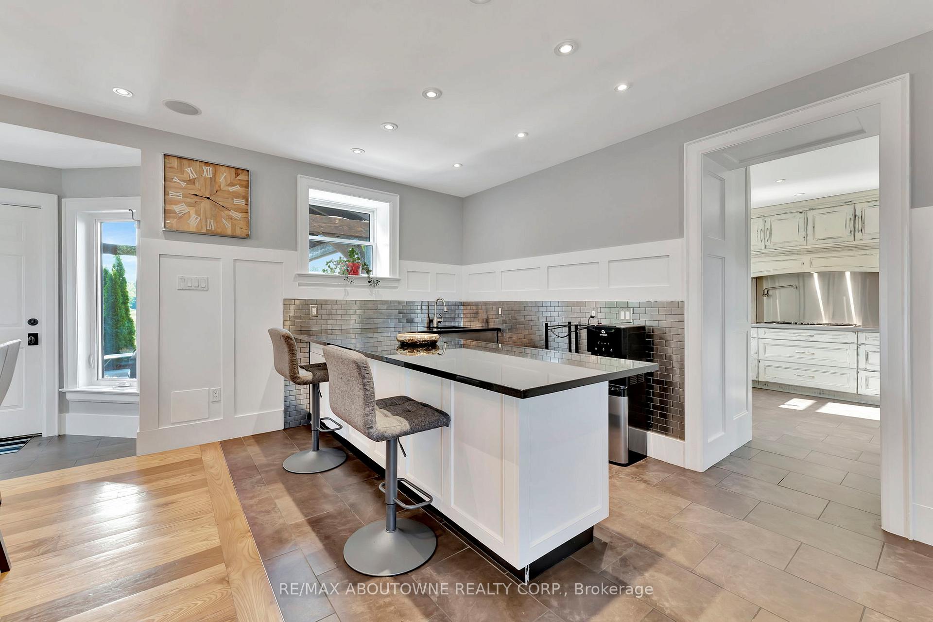 Photo 17 of 8301 Leeming Road, Hamilton, Mount Hope — HOMEH