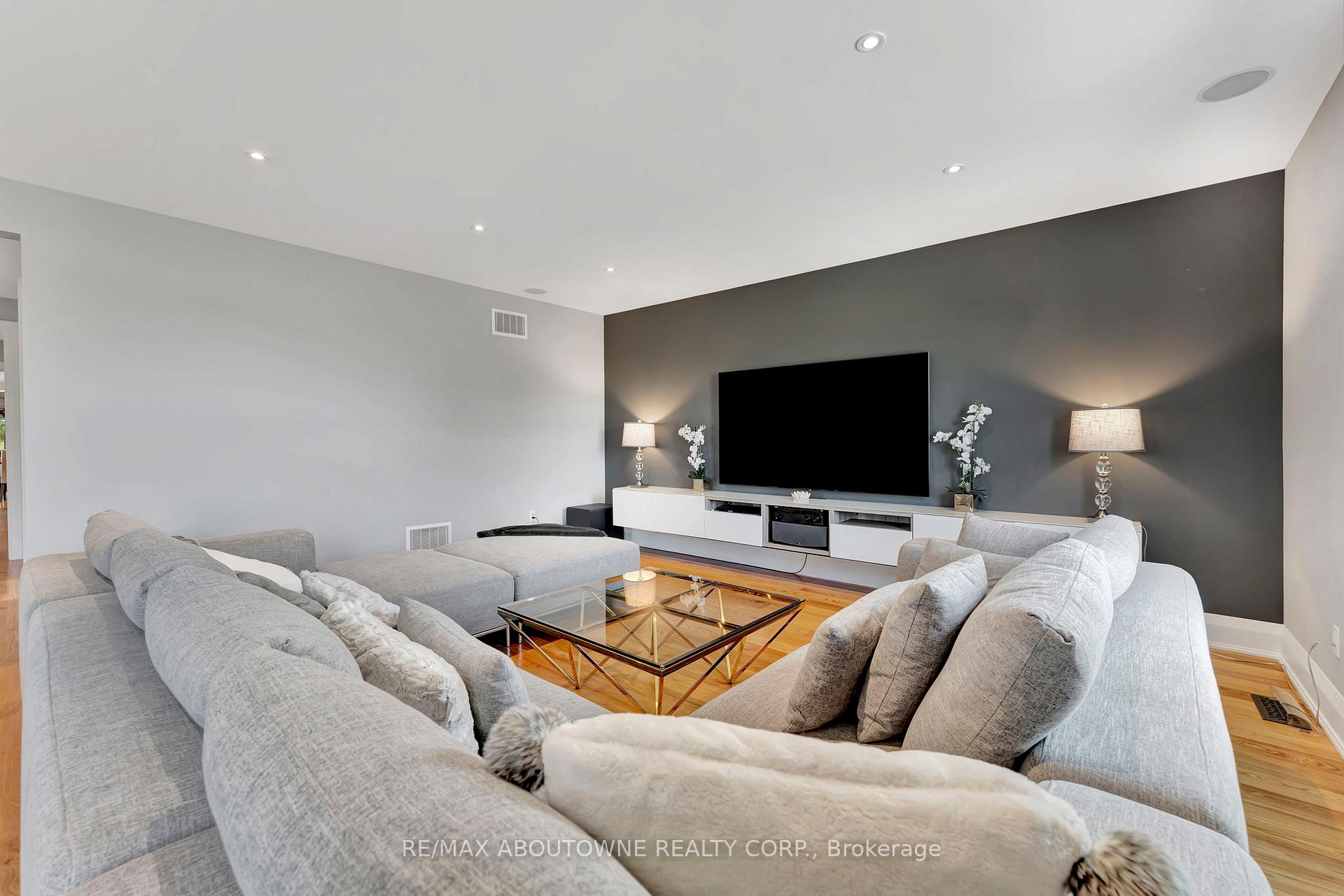 Photo 28 of 8301 Leeming Road, Hamilton, Mount Hope — HOMEH