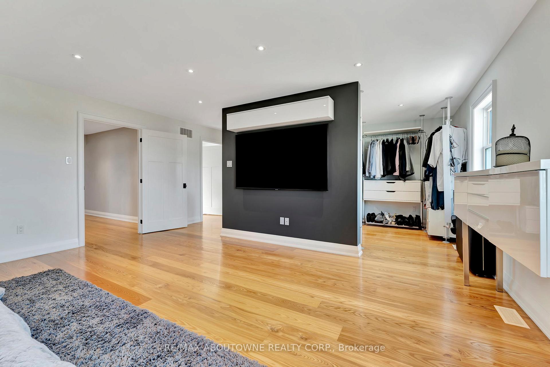 Photo 33 of 8301 Leeming Road, Hamilton, Mount Hope — HOMEH